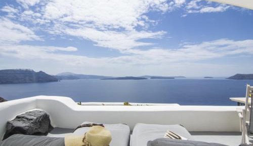 Emotion Suite with Hot Tub and Caldera View