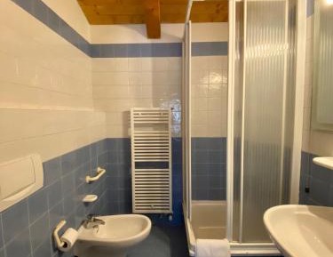 Single Room with Private Bathroom