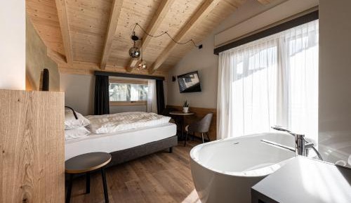 Junior Suite with Balcony