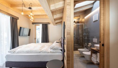 Superior Double or Twin Room with Mountain View