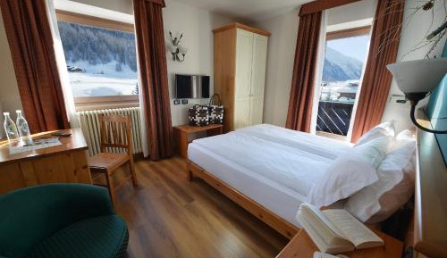 Double or Twin Room with Balcony