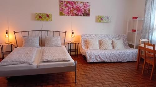 Quadruple Room with Private Bathroom