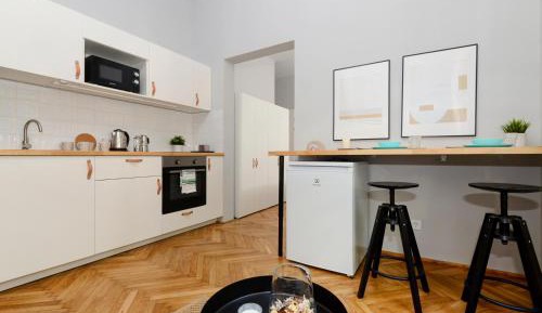 One-Bedroom 2 Bathroom Apartment 1