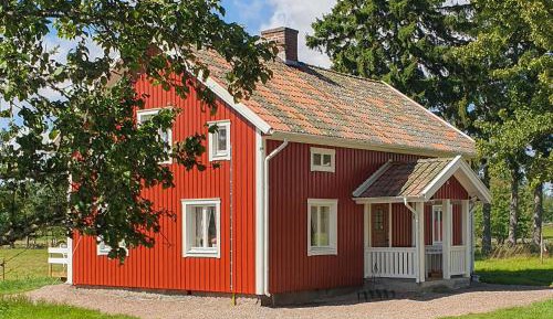Three-Bedroom Holiday Home 