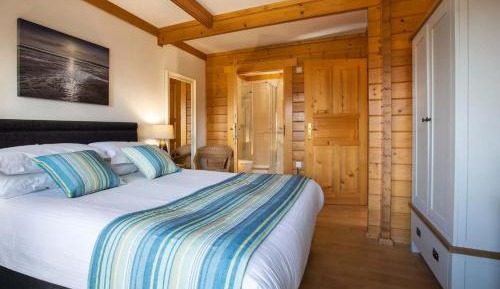 Pet Friendly Scandinavian Lodge 3 bed