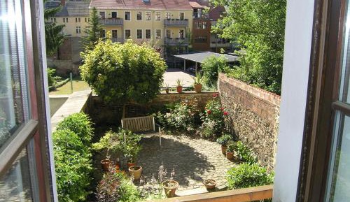 One-Bedroom Apartment with Shower
