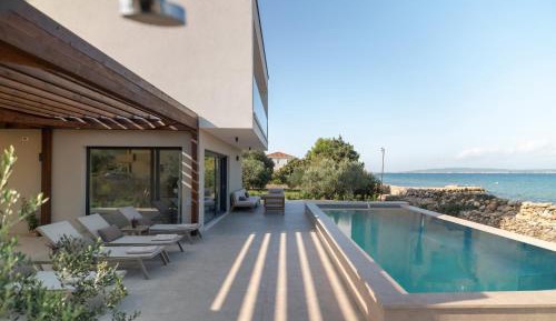 Villa - Beach Front
