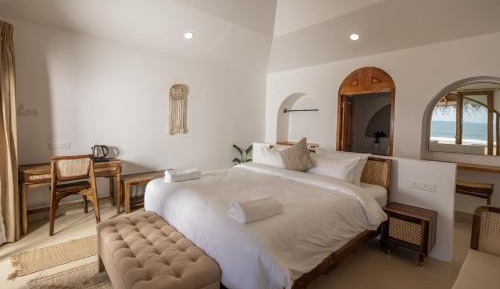 Deluxe Double Room with Balcony and Sea View
