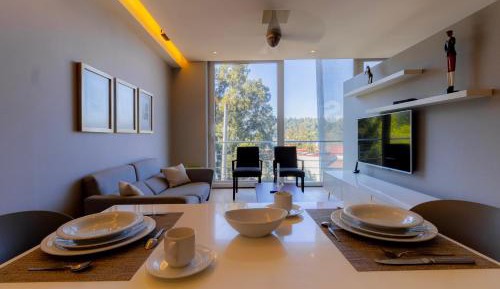 Deluxe Suite, Balcony