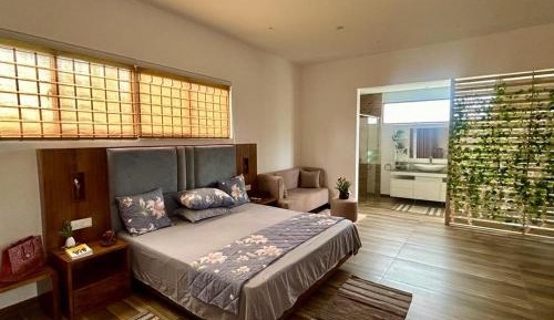 Deluxe Double Room with Balcony