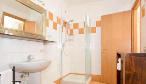 Two-Bedroom Apartment (6 Adults)