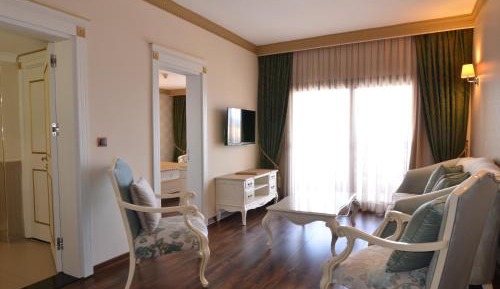 Suite with Direct Sea View