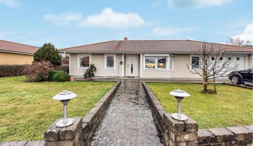 Three-Bedroom Holiday Home 