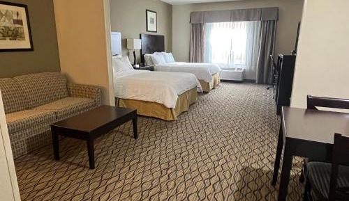 Suite with Mobility Accessible Tub - Non-Smoking