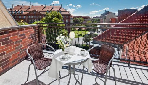 Deluxe Double or Twin Room with Balcony