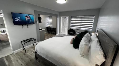Deluxe King Suite