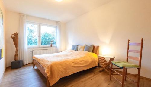 One-Bedroom Apartment with Shower