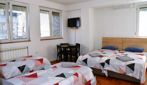 Apartment With Shared Bathroom