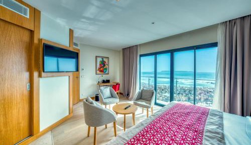 Deluxe Suite with Sea View