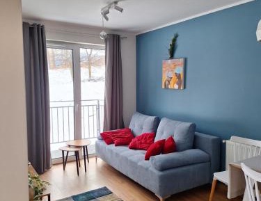 Apartment with Mountain View