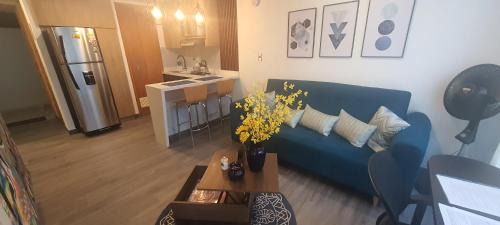 King Studio with Sofa Bed