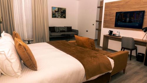 Suite with Garden View