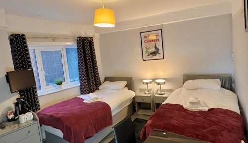 Standard Twin Room with Shared Bathroom