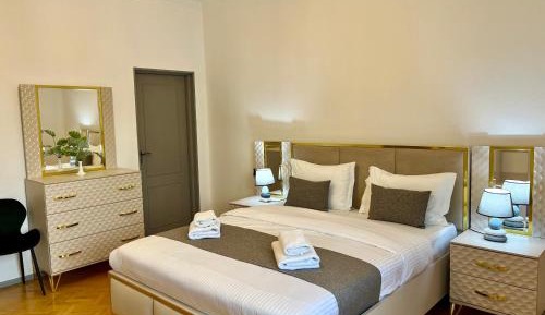 Deluxe Double Room with Shower