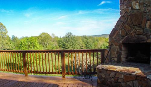 Three-Bedroom Holiday Home 