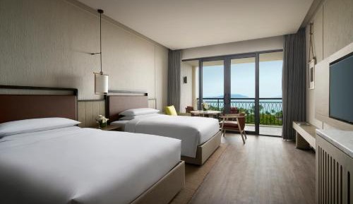Deluxe Ocean View Room Twin
