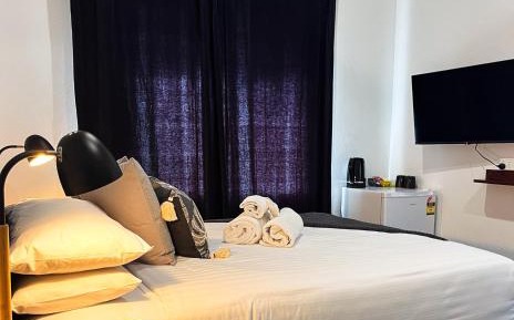 Standard Queen Room