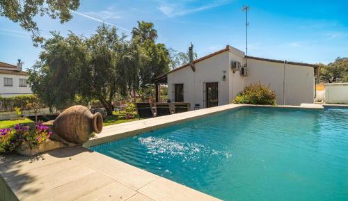 Four-Bedroom Holiday Home