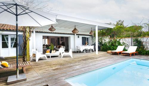 Villa with Garden View