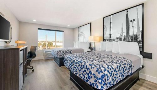 Double Room with Two Double Beds and Interior Hall - Non-Smoking