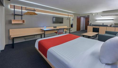 One-Bedroom Queen Suite with Sofa Bed