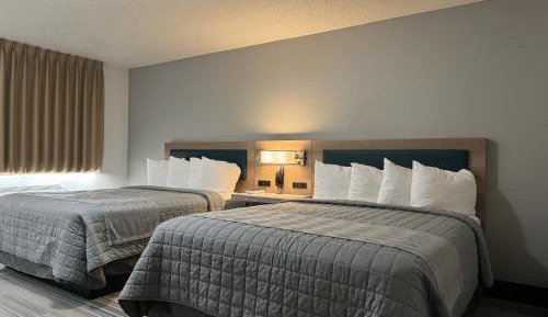 Standard Queen Room