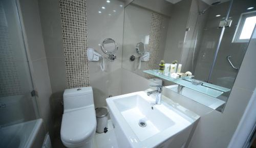 Familiar Suite