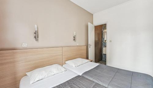 Twin Room with Private Bathroom