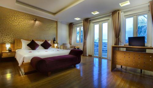 Junior Suite with Balcony