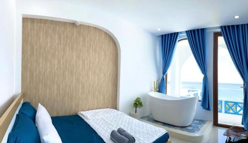 Deluxe Double Room with Sea View