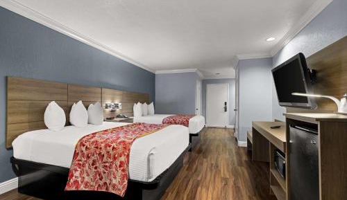 Double Room with Two Double Beds - Non-Smoking
