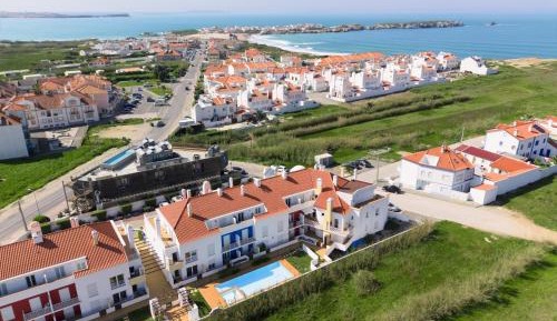 Apartment with Garden View