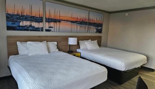 Queen Room with Two Queen Beds - Smoking
