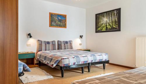 Superior One-Bedroom Apartment