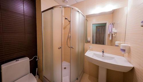Twin Room with Shower