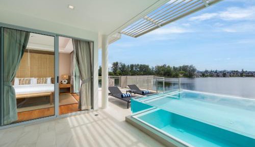 Apartment with Lake View