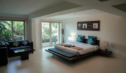 Luxury Garden View Suite with Sit Out	
