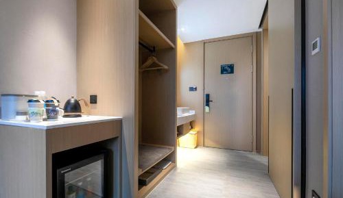 Jimu Twin Room with Lake View