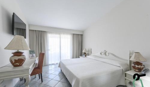 Double or Twin Room with Sea View