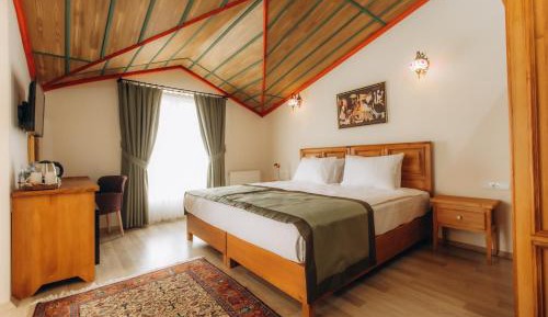 Deluxe Queen Room